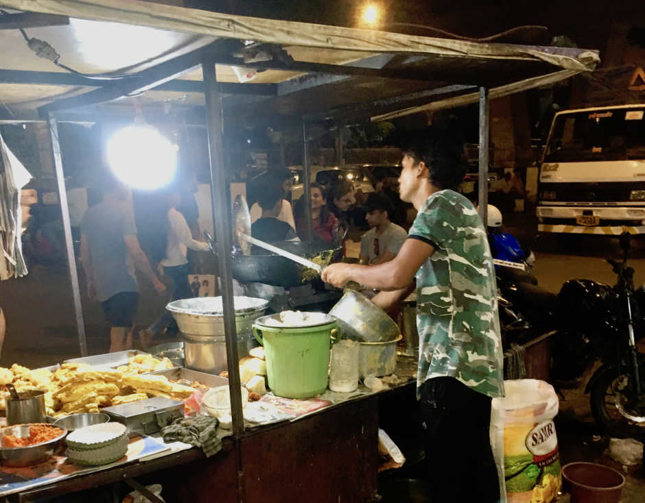 Food vendor, Lower Parel, Mumbai